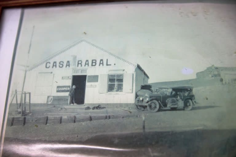 Casa Rabal, en una foto histórica