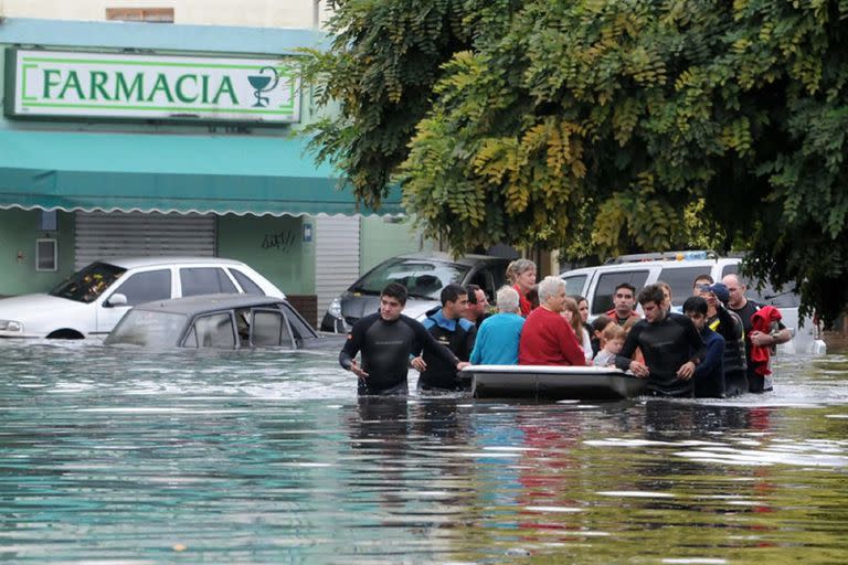 Los 392 milímetros de agua caídos el 2 y 3 de abril de 2013 en La Plata constituyen la peor catástrofe hidrometeorológica en la historia de las ciudades argentinas