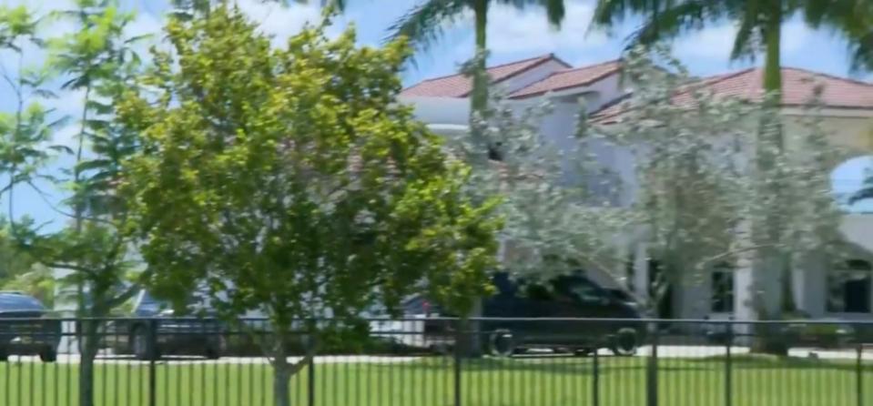 The Broward County Sheriff’s Office is trying to expand the initial search to other areas of Kingston’s home, said Dennis Card. CBS News