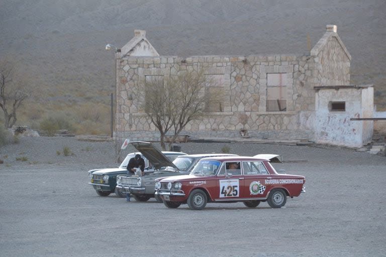 Una pausa en Talacasto, rumbo a San Juan, para dar respiro a los vehículos en la jornada más extensa del Gran Premio.