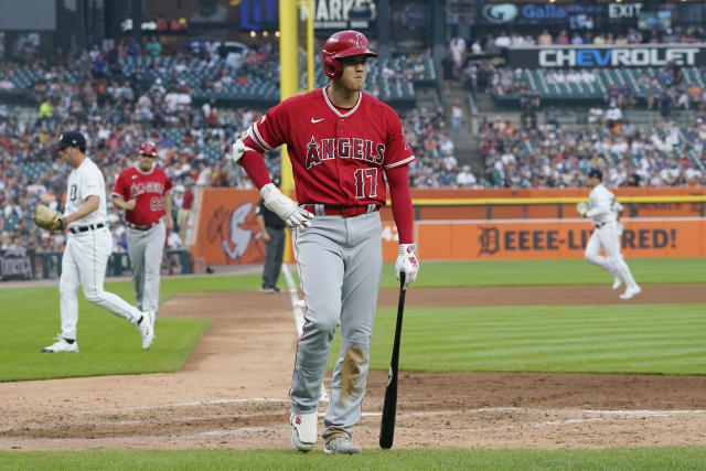 Shohei Ohtani scores 2 runs, Angels beat Tigers in 10th after