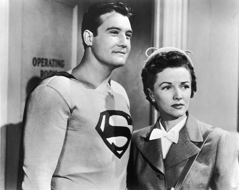 George Reeves junto a Phyllis Coates