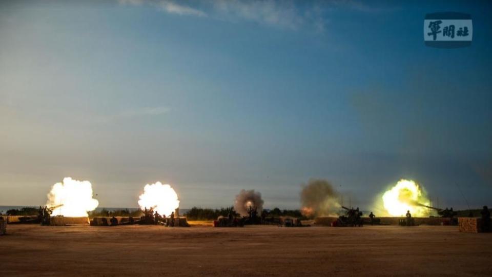 陸軍金門防衛指揮部今日在后湖地區執行「漢光38號」演習聯合反登陸作戰操演。（圖／軍聞社提供）