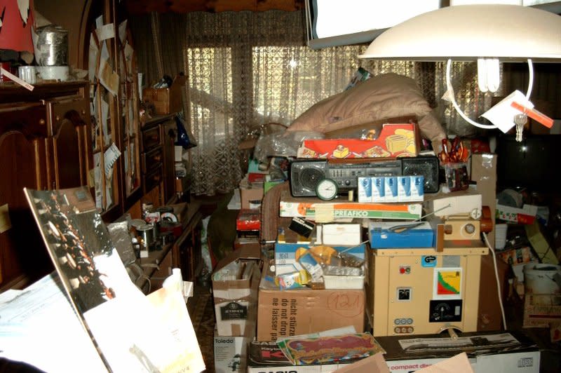Studies suggest that between 3% and 5% of the population are compulsive hoarders, posing danger to themselves and others. Photo by Grap/Wikimedia Commons