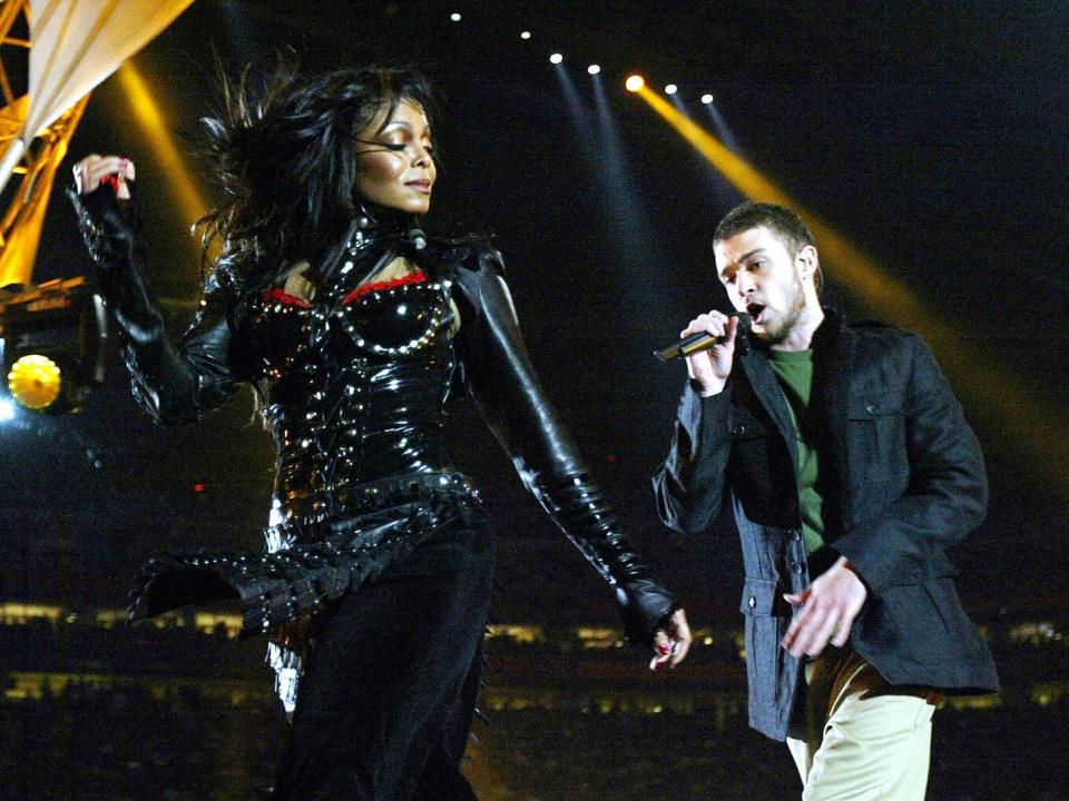 Janet Jackson and Justin Timberlake performing at the superbowl in 2004