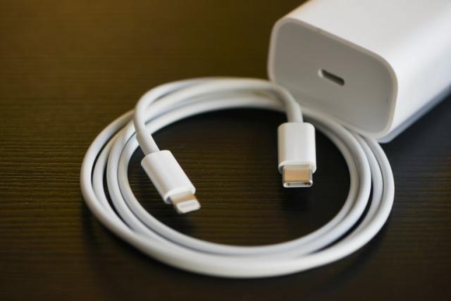 Este nuevo cable de Apple USB-C a Lightning trae la carga rápida al iPad  Pro