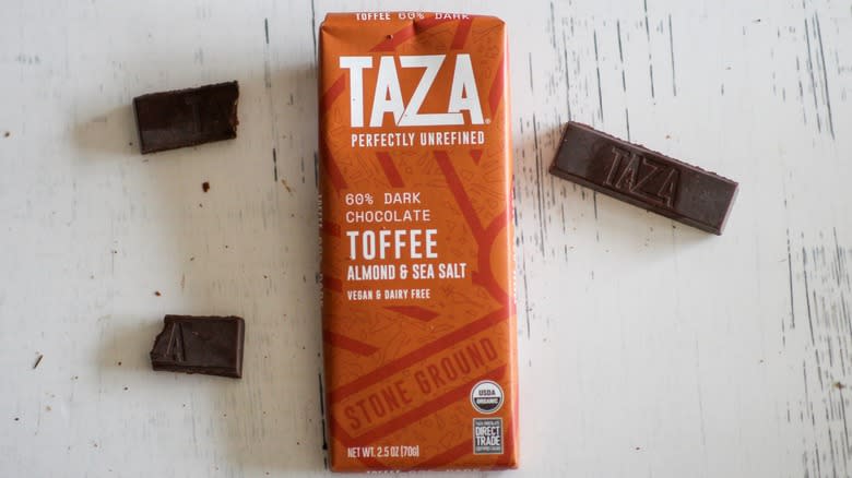 Taza Chocolate bar with pieces