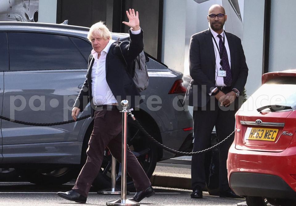 Boris Johnson tritt nicht erneut für das Amt des britischen Premierministers an  - Copyright: REUTERS/Henry Nicholls via Picture Alliance 