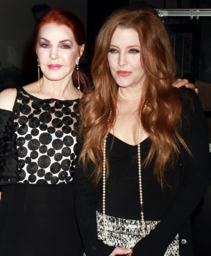 Priscilla Presley y Lisa Marie Presley en la inauguración de Elvis