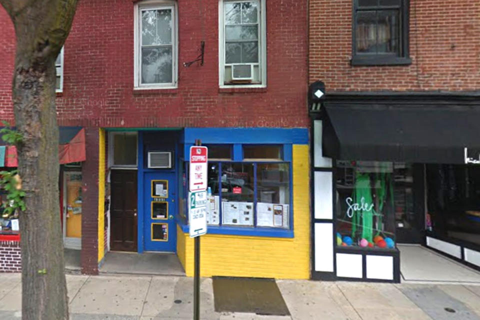 <span class="icon icon--xs icon__camera">  </span> <span class="credit font--s-m upper black"> <b>Google</b> </span> <div class="caption space-half--right font--s-m gray--med db">Location of Smiley Express, 4251 Main St.</div>