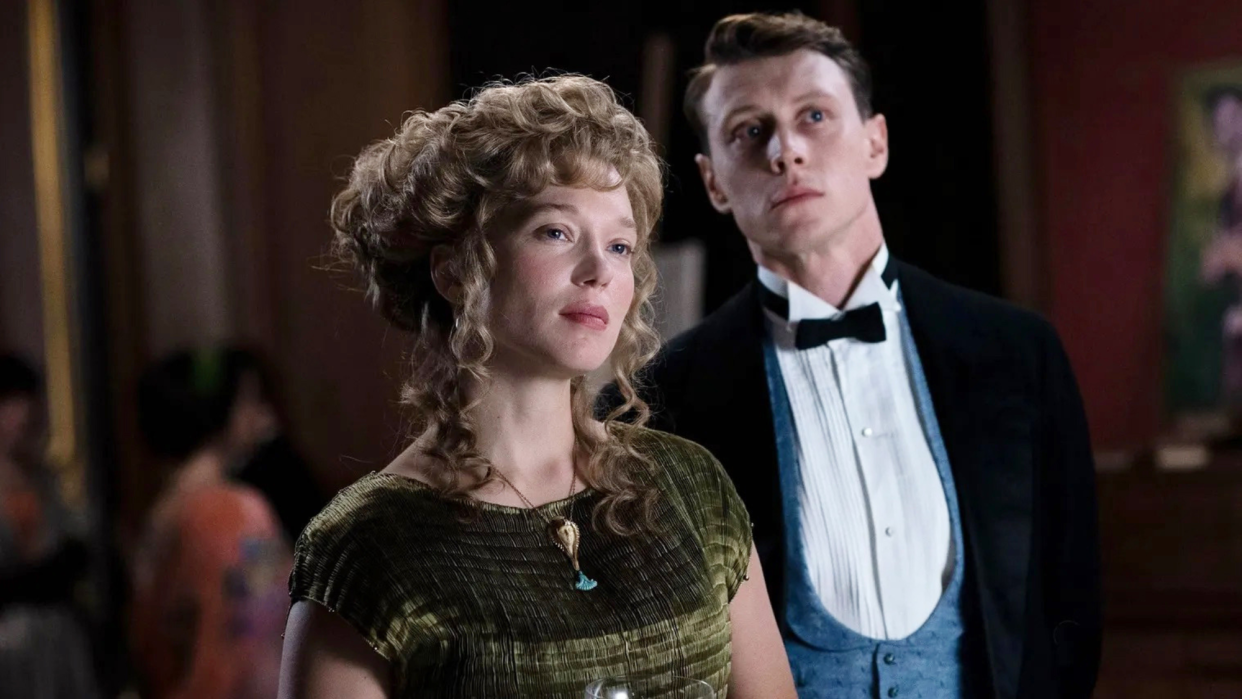  Léa Seydoux and George MacKay in The Beast. 