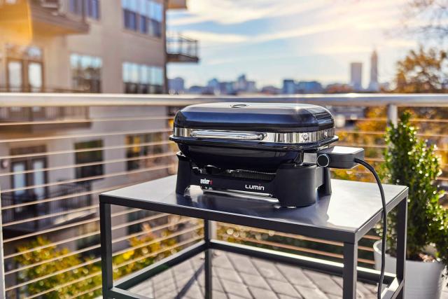 Weber SmokeFire Sear+ Elx4 Black Wood Fired Pellet Grill