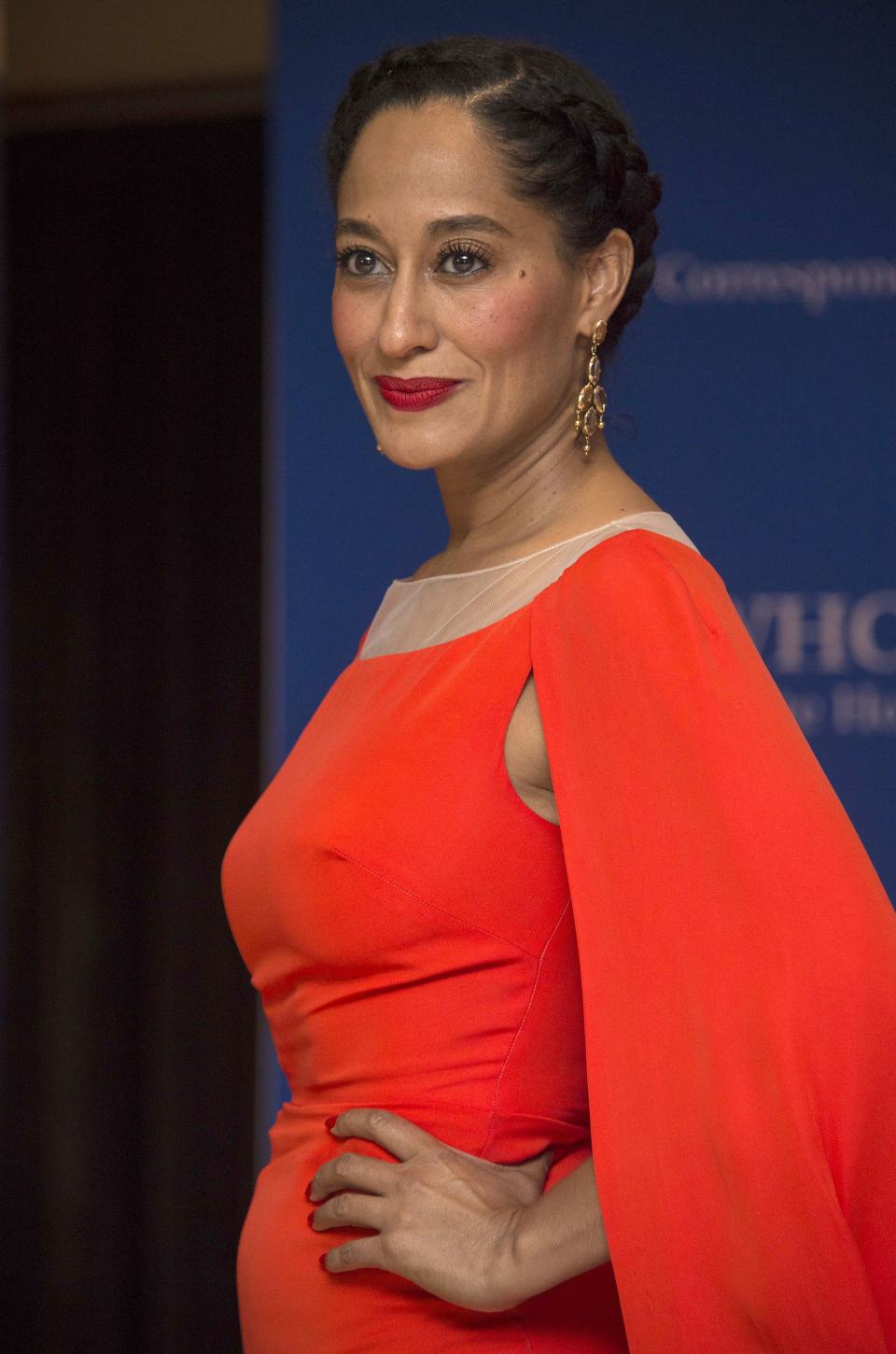 Actress Tracee Ellis Ross arrives at White House Correspondents' Association (WHCA) annual dinner in Washington, DC, on April 25, 2015.   AFP PHOTO/NICHOLAS KAMM        (Photo credit should read NICHOLAS KAMM/AFP/Getty Images)