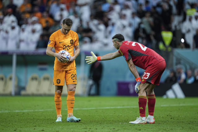 Goalies should dance to distract their opponents during penalty kicks.