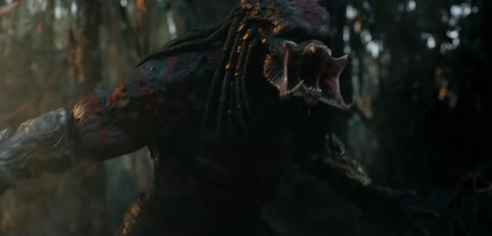 The Predator howling without his mask in "The Predator"