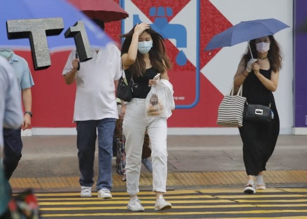 查帕卡遠離港風力減弱　天文台改發1號波　黃雨仍告生效