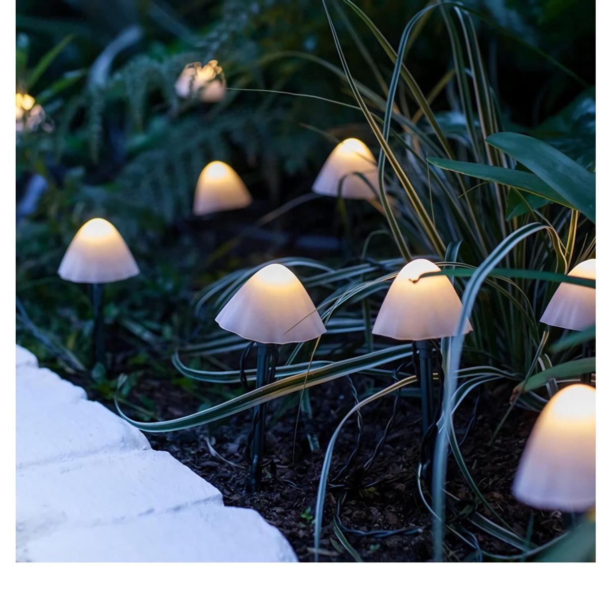 LED Solar Lights With Mushrooms