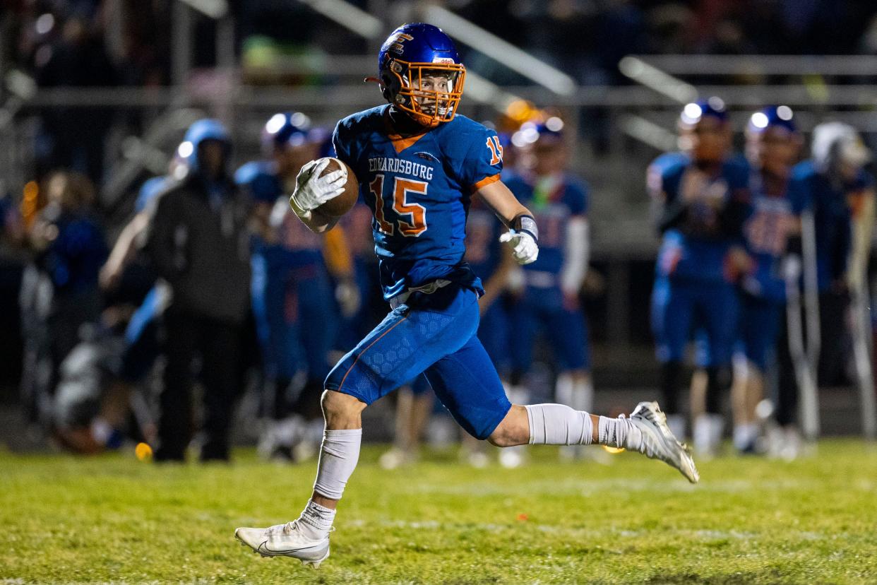 Edwardsburg's Brett Allen (15) runs with the ball for a touchdown during the Hastings-Edwardsburg high school football game on Friday, November 11, 2022, at Leo Hoffman Field in Edwardsburg, Michigan.