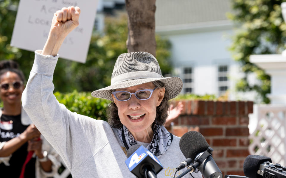 Closeup of Lily Tomlin