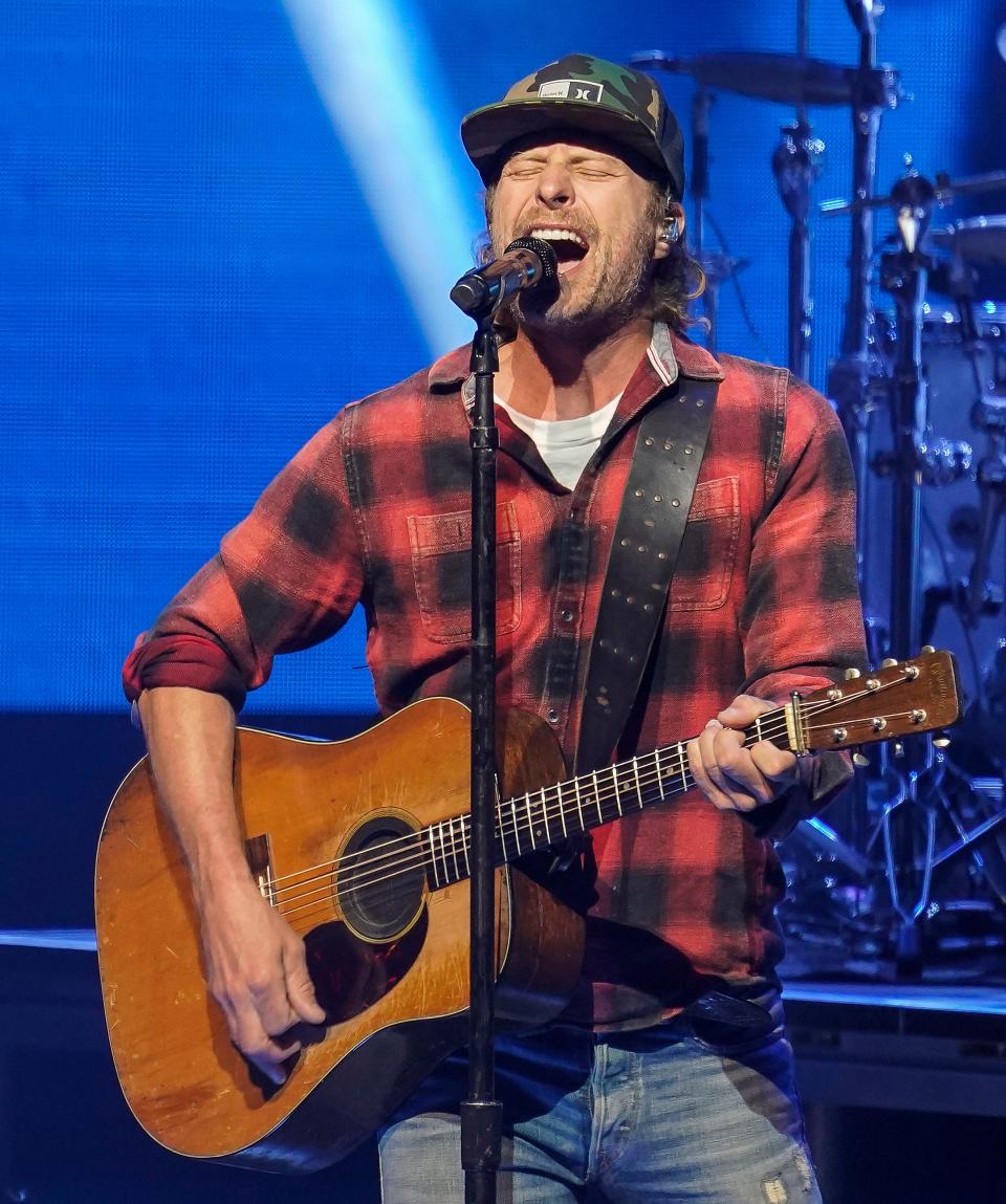 Country star Dierks Bentley will perform Thursday, Aug. 18 at Hertz Arena. If you want to park in the venue lot, however, you'll need a credit card, Apple Pay or Google Pay. Cash is no longer accepted.