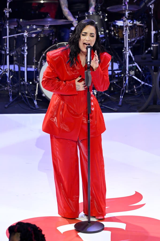 Demi Lovato Performs Heart Attack for Heart Attack Survivors