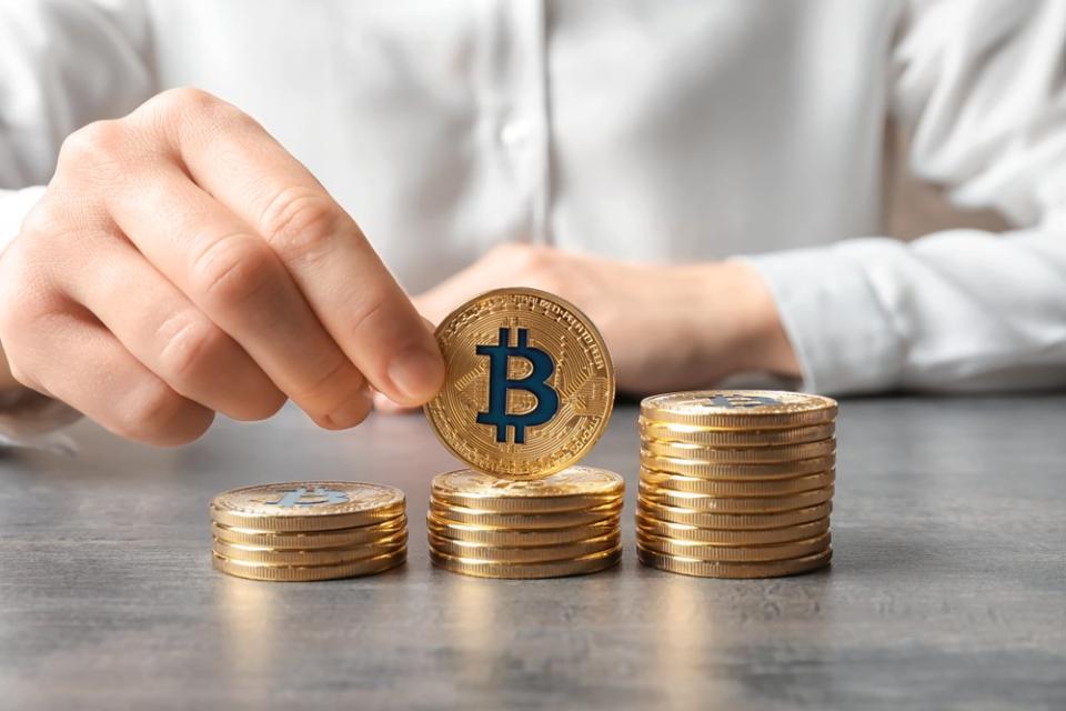 Hedge funds are accumulating crypto more than ever in Q1 2019 - before the recent bull run. | Source: Shutterstock