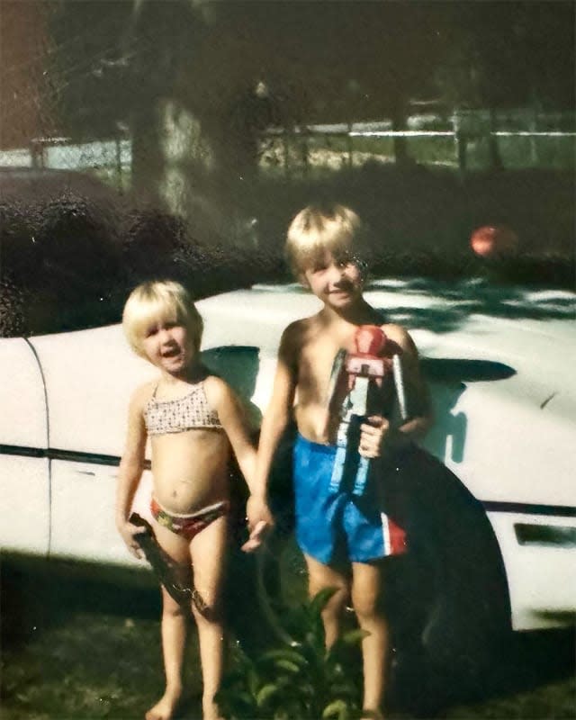 Nick Carter junto a su hermana Bobbie Jean Carter cuando eran niños