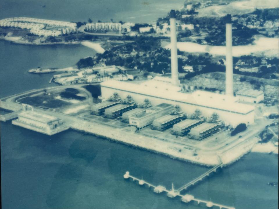 1975 年投產的屯門樂安排海水化淡廠。   