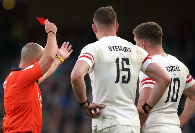 Freddie Steward is sent off by Jaco Peyper