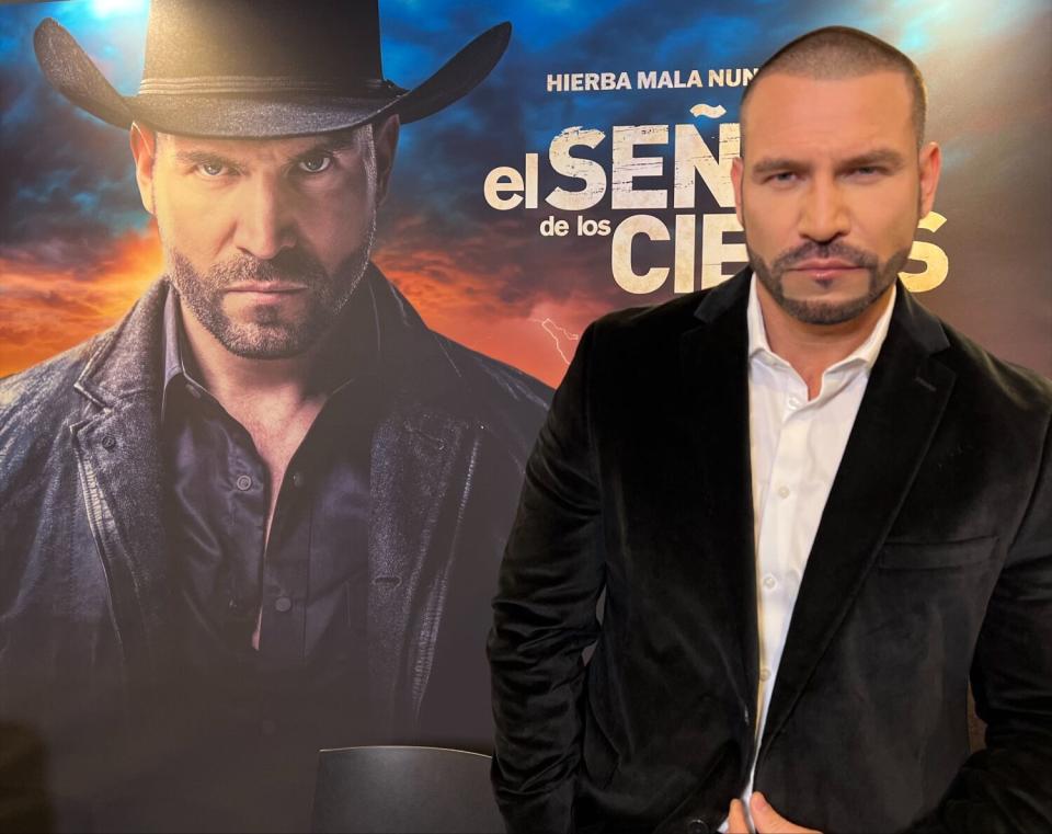 Rafael Amaya durante su visita a Los Ángeles.