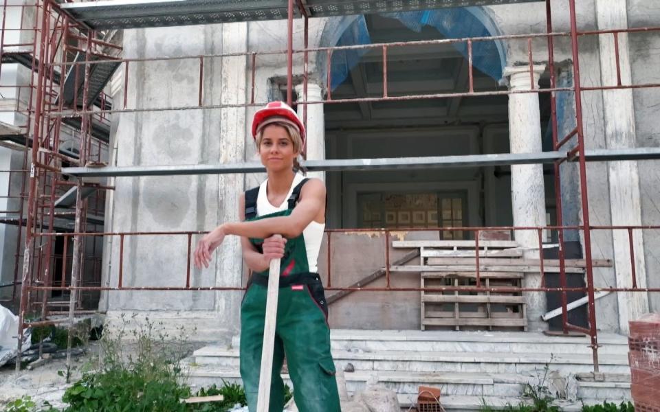 Die Hannoveranerin Hanna Sökeland hat brasilianische Wurzeln und arbeitet als Bauprojektleiterin. (Bild: RTL)