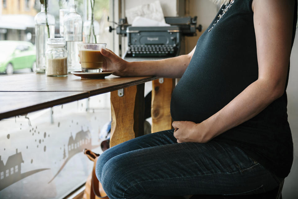 Sollten Schwangere besser ganz auf Koffein verzichten? Die Studien widersprechen sich. (Symbolbild: Getty Images)