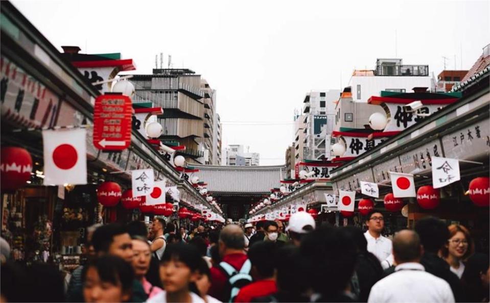 日本拉麵店「排隊1行為」超丟臉！達人加碼曝「菜單別亂要」恐被加價