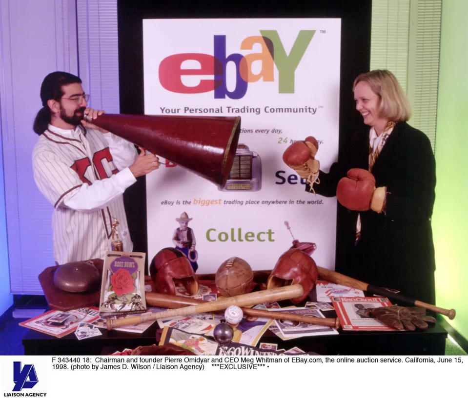 Ebays Vorsitzender und Gründer Pierre Omidyar und CEO Meg Whitman von Ebay.com im Jahr 1998.