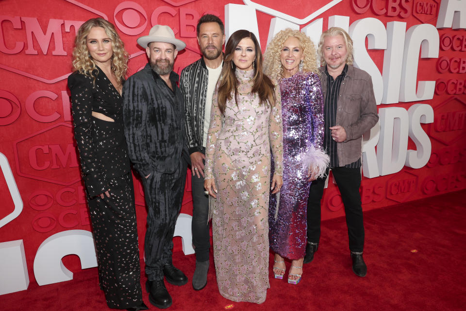 Jennifer Nettles and Kristian Bush with Jimi Westbrook, Karen Fairchild, Kimberly Schlapman and Phillip Sweet of Little Big Town at the 2024 CMT Music Awards held at the Moody Center on April 7, 2024 in Austin, Texas.