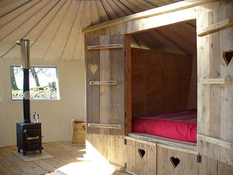 Rustic Cupboard Bed 