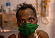 Wider Image: Last doctor standing: Pandemic pushes Indian hospital to brink