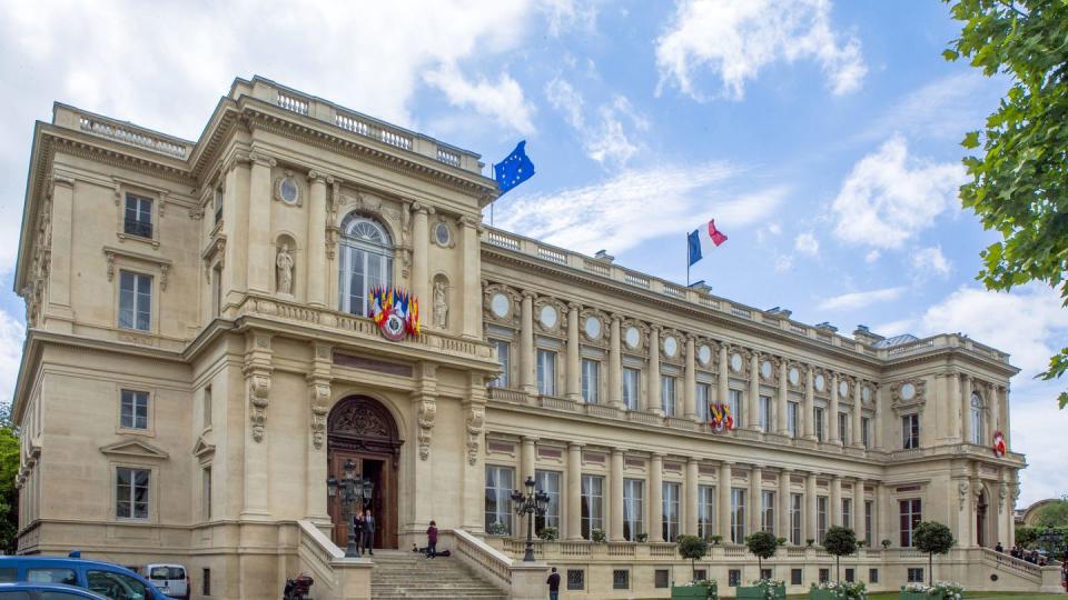 Das französische Außenministerium am Quai d'Orsay in Paris - jetzt wurden die Botschafter aus den USA und Australien zu Konsultationen zurückgerufen.