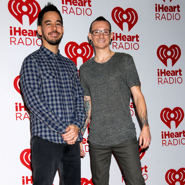 Mike Shinoda y Chester Bennington en una foto de 2012 credit:Bang Showbiz