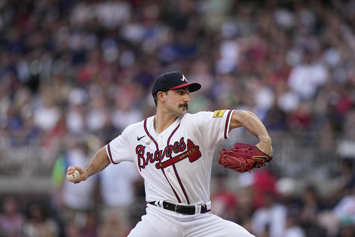 Mike Soroka resumes throwing after Achilles injury