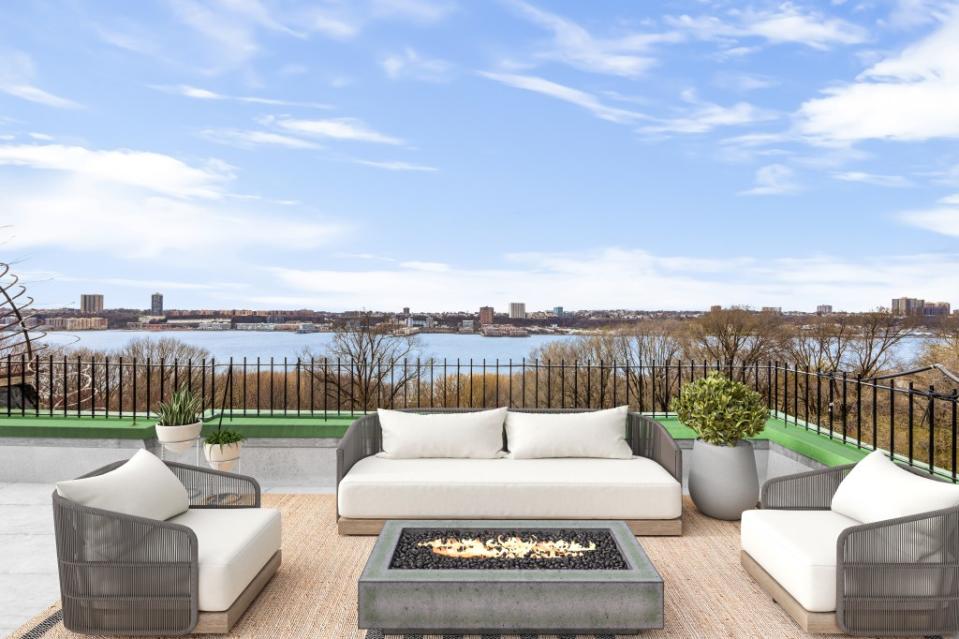 The 2000 square foot terrace overlooks the Hudson River. Tim Waltman / Evan Joseph