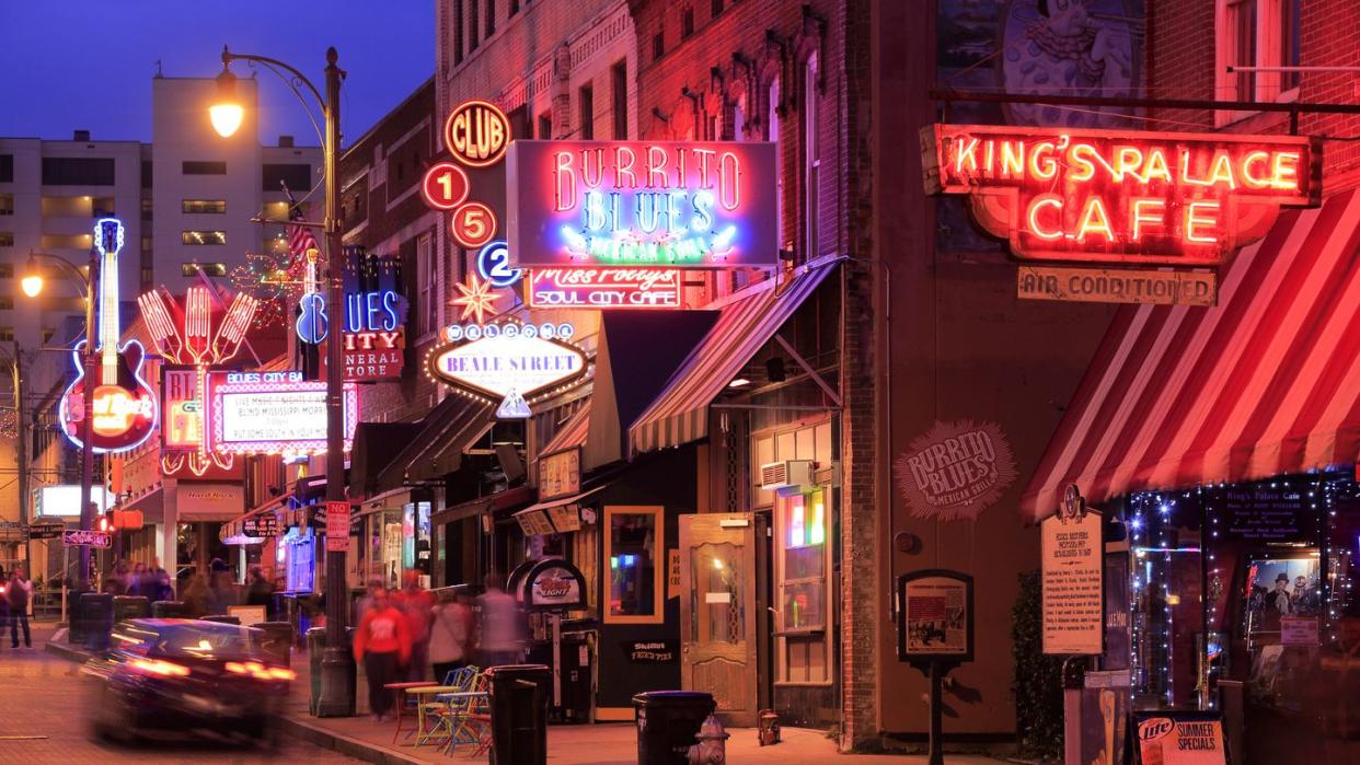 the night view of beale street
