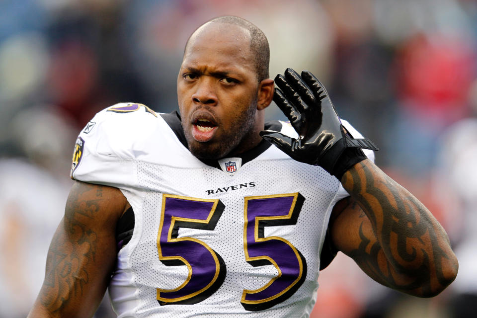 FOXBORO, MA - JANUARY 22: Terrell Suggs #55 of the Baltimore Ravens warms up prior to their AFC Championship Game against the New England Patriots at Gillette Stadium on January 22, 2012 in Foxboro, Massachusetts. (Photo by Rob Carr/Getty Images)