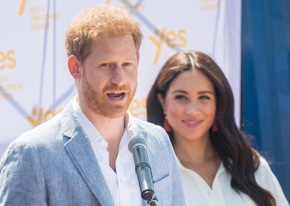 JOHANNESBURG, SOUTH AFRICA - OCTOBER 02: Prince Harrye, Duke of Sussex and Meghan, Duchess of Sussex visit the Tembisa Township to learn about Youth Employment Services on October 02, 2019 in Tembisa, South Africa.  (Photo by Samir Hussein/WireImage)