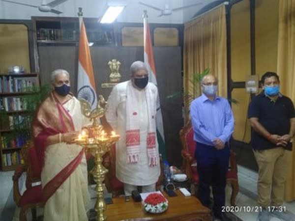 West Bengal Governor Jagdeep Dhankhar inaugrating Durga Puja (Photo/Twitter)