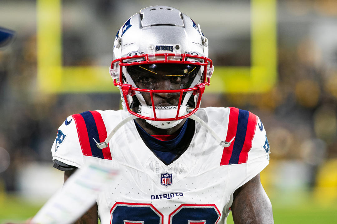 PITTSBURGH, PA - DECEMBER 07: New England Patriots wide receiver Jalen Reagor (83) looks on during the regular season NFL football game between the New England Patriots and Pittsburgh Steelers on December 07, 2023 at Acrisure Stadium in Pittsburgh, PA. (Photo by Mark Alberti/Icon Sportswire via Getty Images)