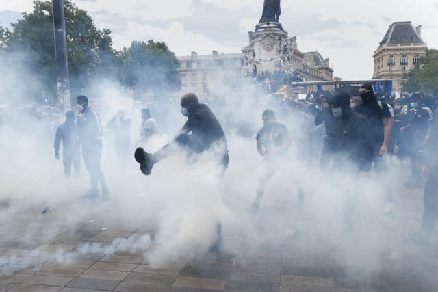 America Protests Global France