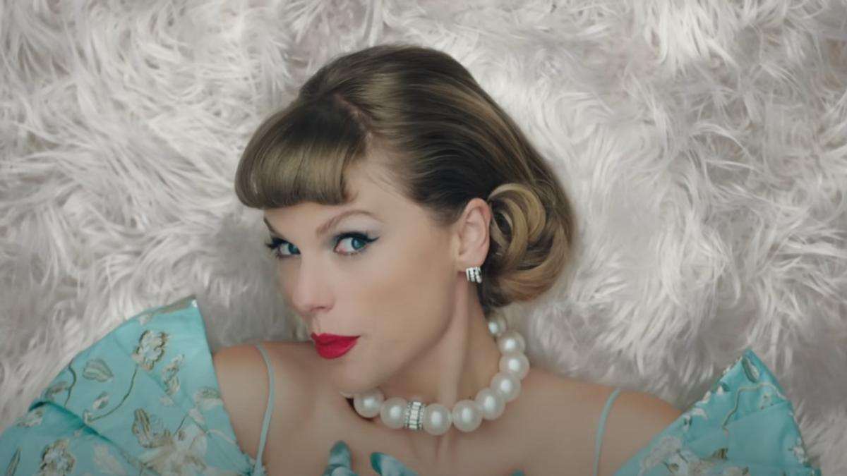 Review: Taylor Swift re-records 'Speak Now' album, surprises fans with new  tracks – Eagle Nation Online