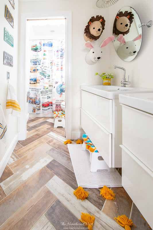 Kid's Bathroom with Vintage Style