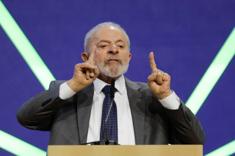 El presidente brasileño, Luiz Inacio Lula da Silva, gesticula durante su intervención en un foro científico y tecnológico, el 30 de julio de 2024 en Brasilia (Sergio Lima)